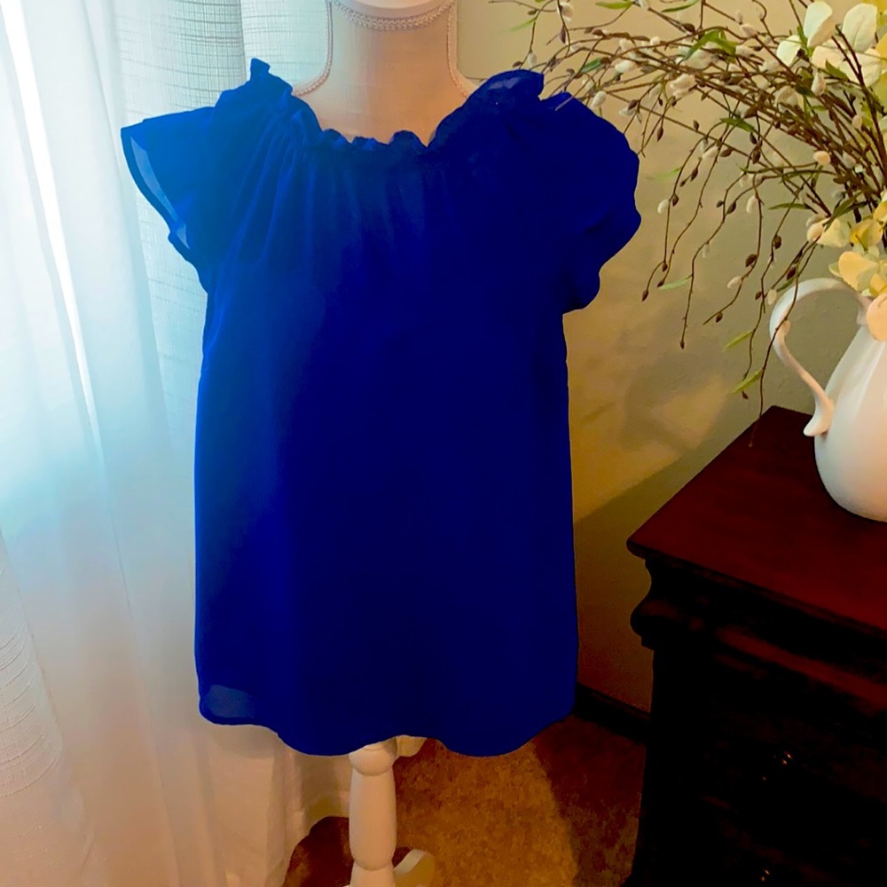 Royal blue cap sleeve top!